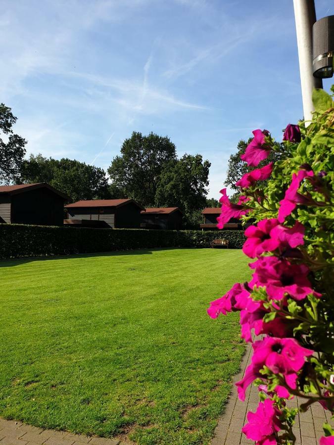 De Eikensingel Hotel Uddel Bagian luar foto